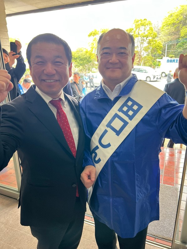 4/5鹿島市長選挙の告示日を迎え、現職の田口伸一候補の応援に駆けつけ