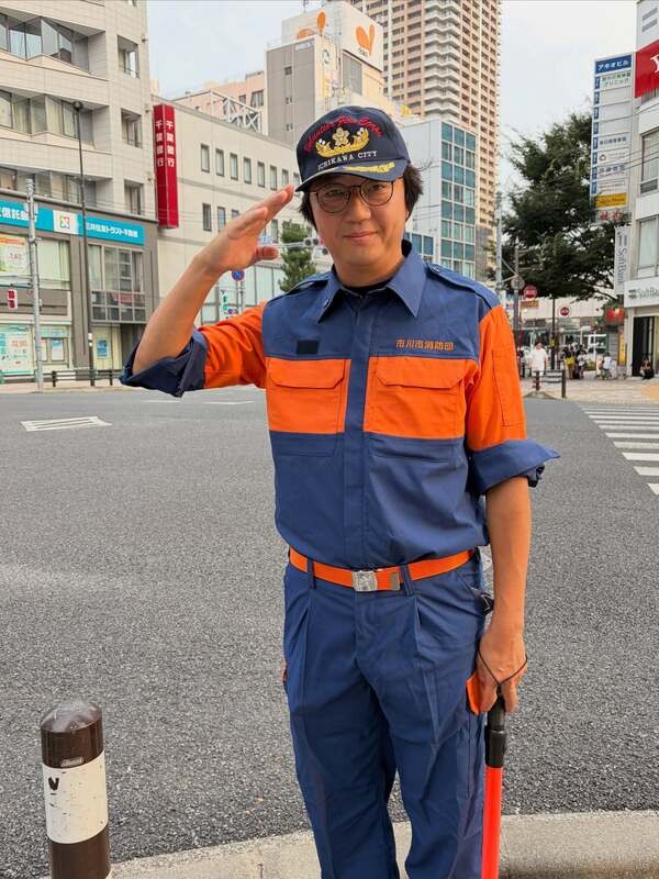 いよいよ、これから市川市民納涼花火大会です私は消防団員として警備に当たります会場へ向かう途中で...のサムネイル