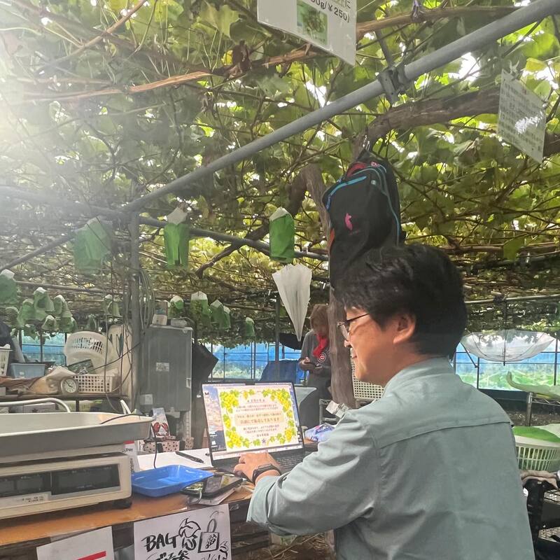 本日は、消防団の同期でもある清水さんの「清水果樹園」へ。のサムネイル