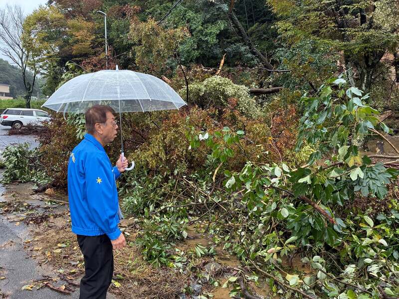 本日は朝から雨が降ったり止んだりの天候となりました。 - えのさわ
